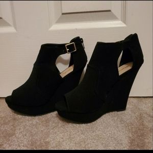 Qupid Black Suede Booties NIB